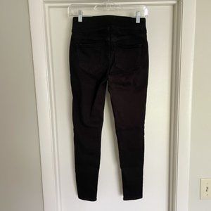 Old Navy Mid-Rise Built-In Sculpt Never-Fade Rockstar Jeggings;  0 Petite